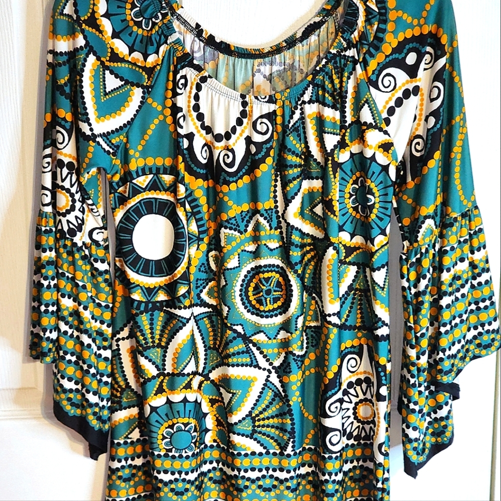 Bohemian Green Paisley  Patterned Women's Tunic Top Size Small